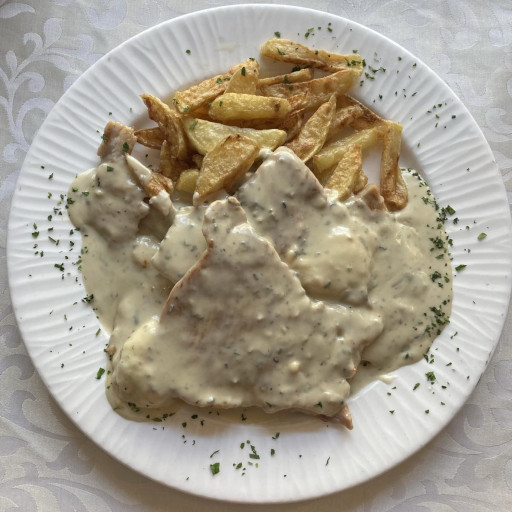 Pileća prsa u gorgonzola sosu 300g