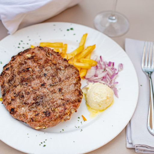 Pljeskavica na kajmaku 350g