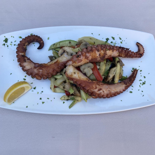 Grilled octopus with vegetables 300g