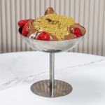 Large strawberries with chocolate and kadaif