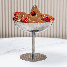 Velike jagode sa crnom čokoladnom