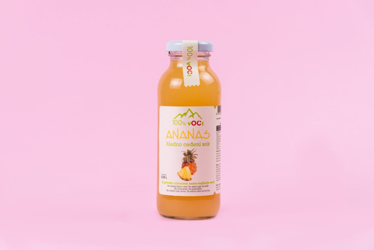 Hladno ceđeni sok ananas