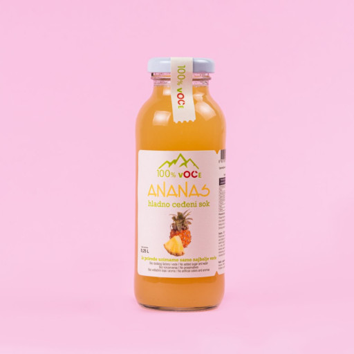 Hladno ceđeni sok ananas