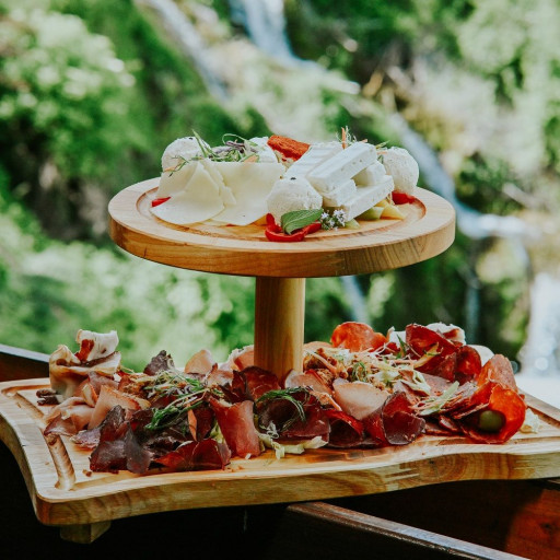 Deda Mihailova daska ( 700gr - za 2 osobe )