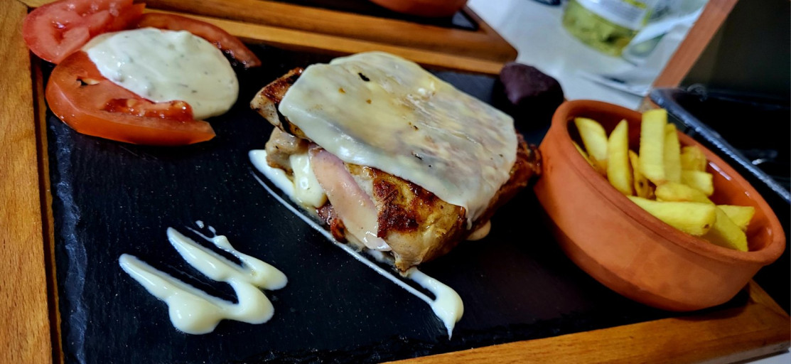 Punjena bela vešalica (250g)