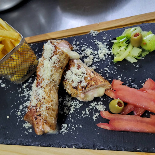 Punjena bela vešalica (350g)